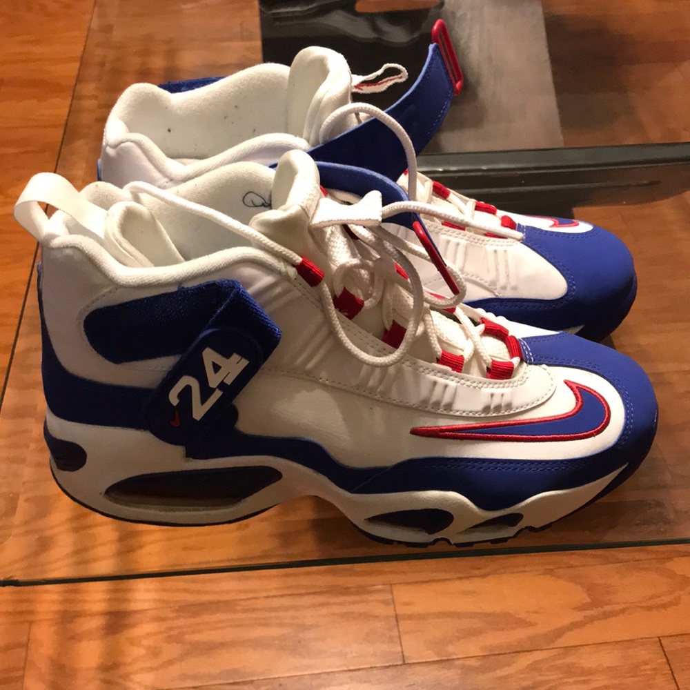 It’s Griffy Max Red white and blue